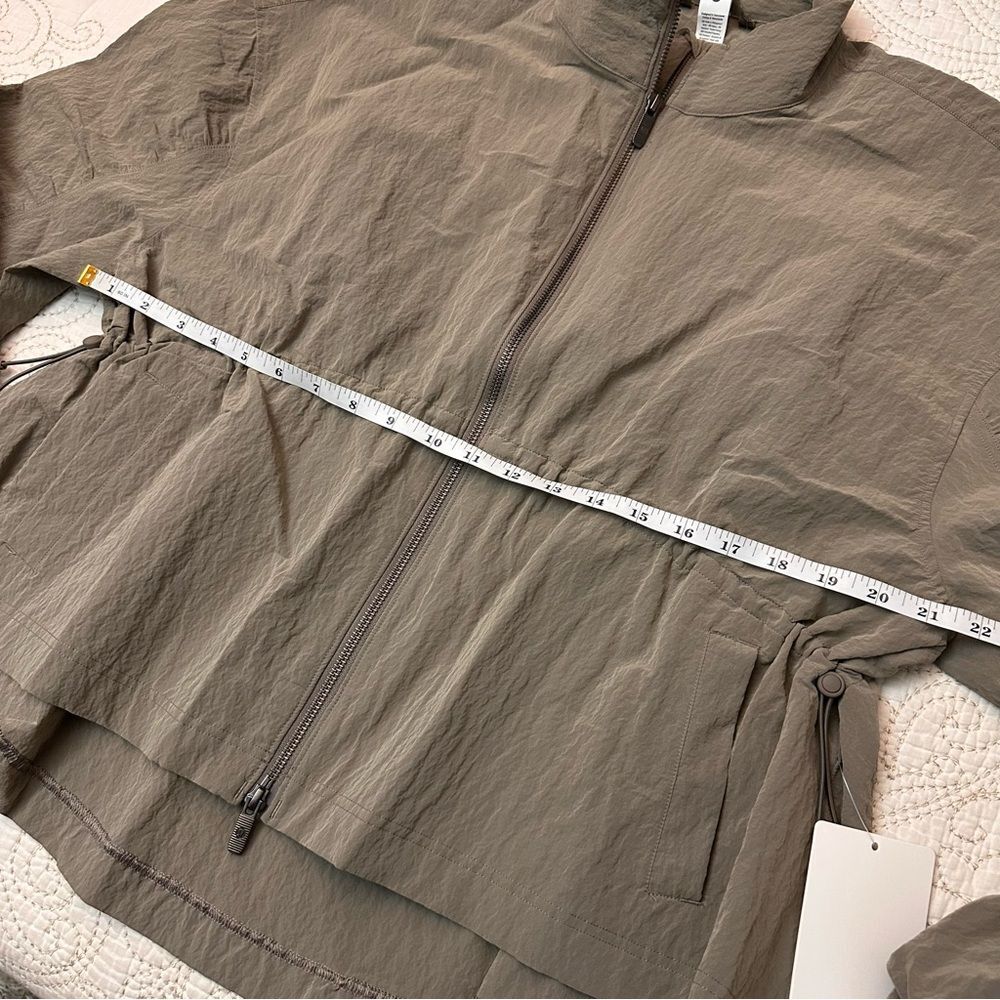 NEW Lululemon lightweight nylon taupe tan Jacket - Picture 3 of 7
